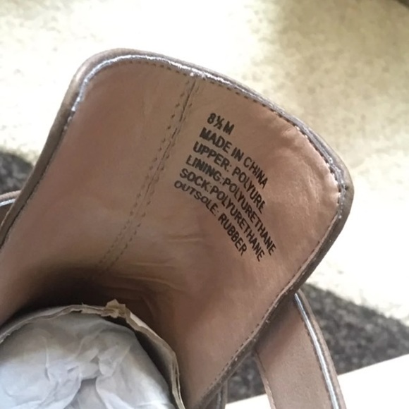 NWT Festival cutout buckle booties! 🍂 - Picture 8 of 8